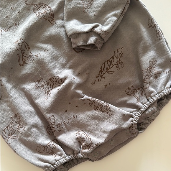 Rylee + Cru Crew Neck Romper - Tiger - Picture 4 of 5